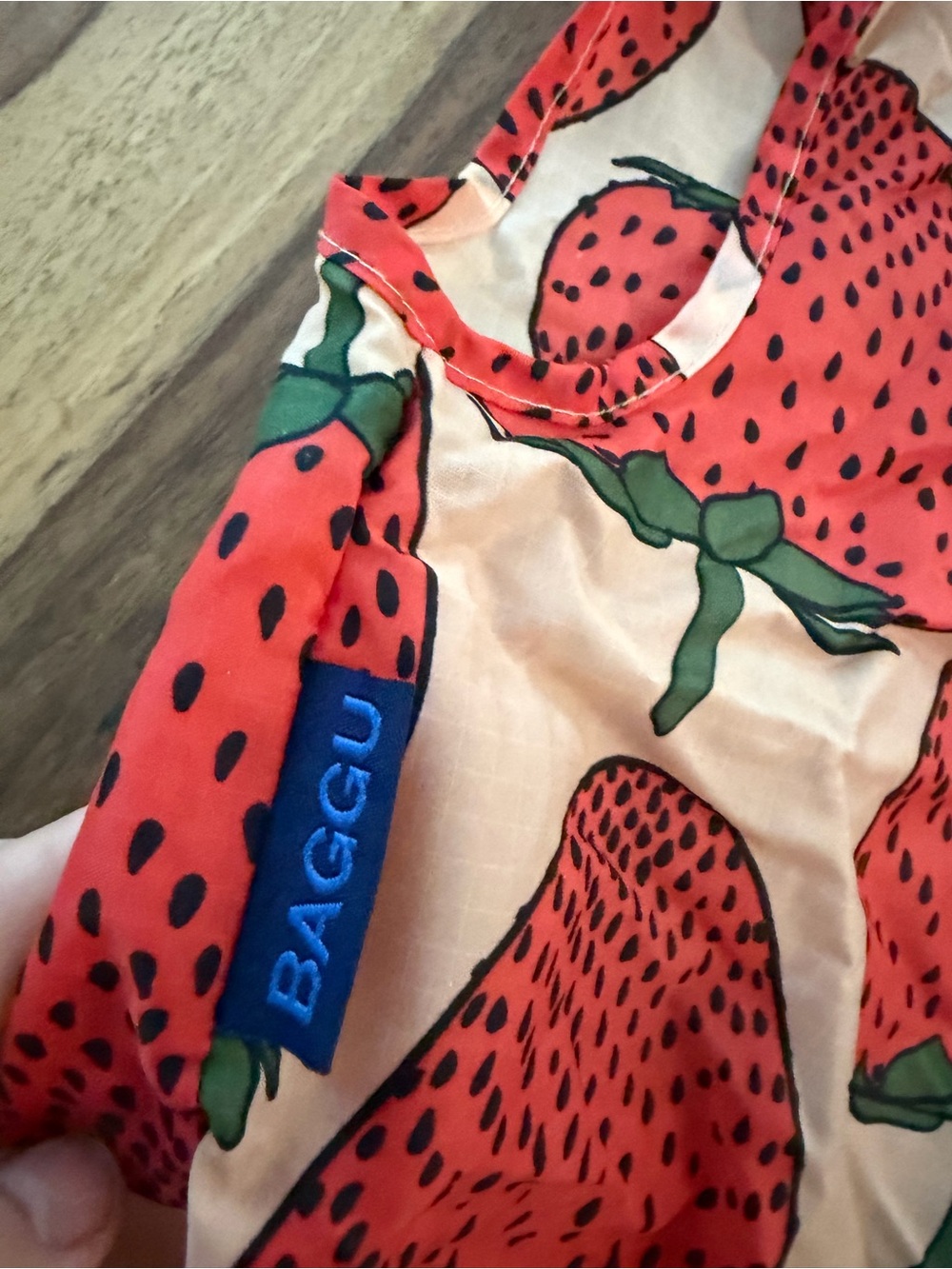 Baggu- Strawberry Print Women's Tote Bag - Red/Pink - Picture 8 of 10